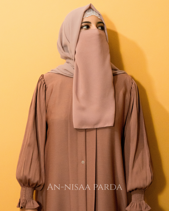 Relaxed-fit casual gown, upper body view